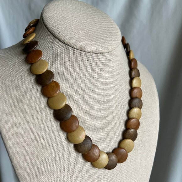 Vintage Wooden Saucer Disc Shape Beaded Boho 70s Style Costume Estate Necklace - Picture 9 of 9